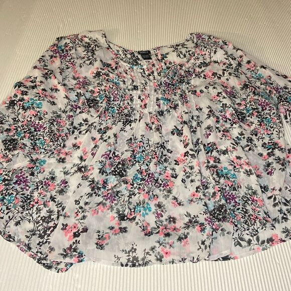 Torrid Floral sheer blouse plus Size 4 - Picture 1 of 5